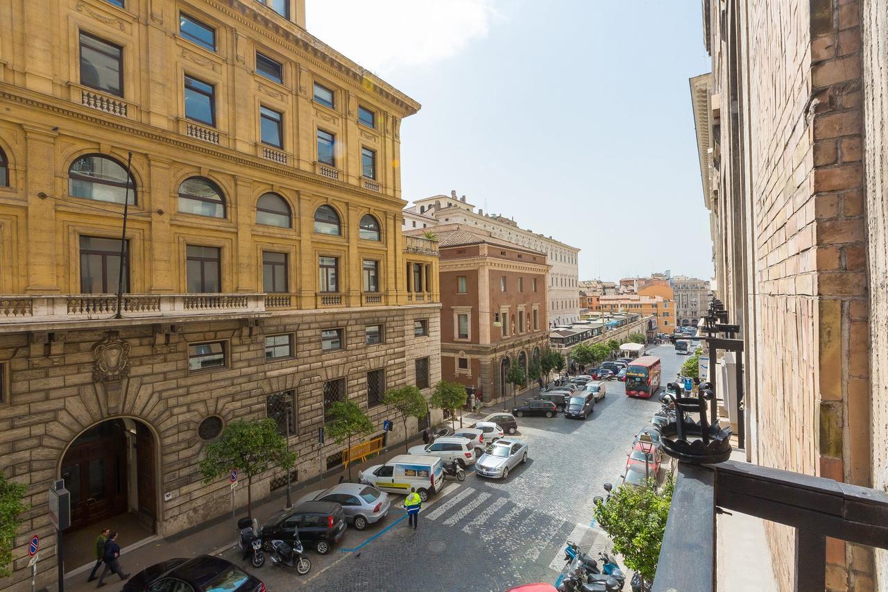 Prestigious Apartment Via Barberini Rzym Zewnętrze zdjęcie